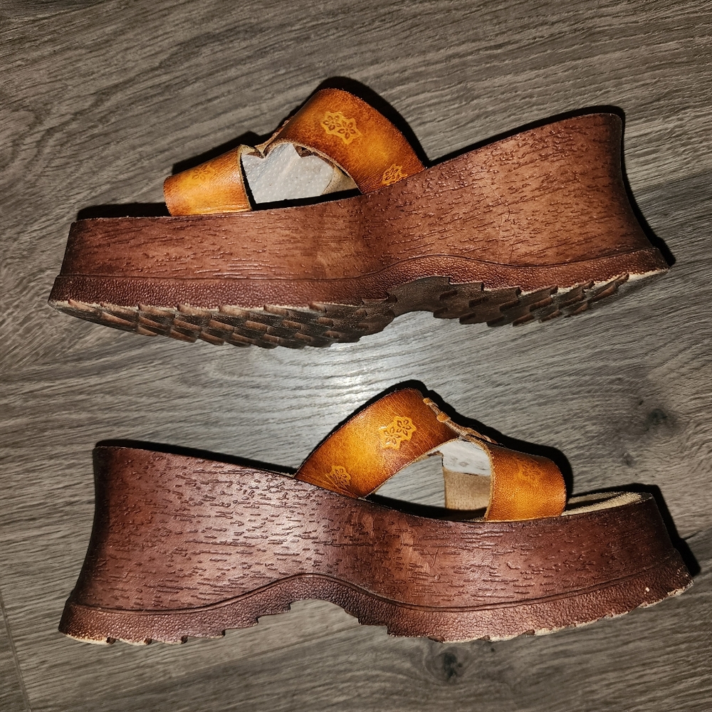Vintage y2k Self Esteem platform sandals